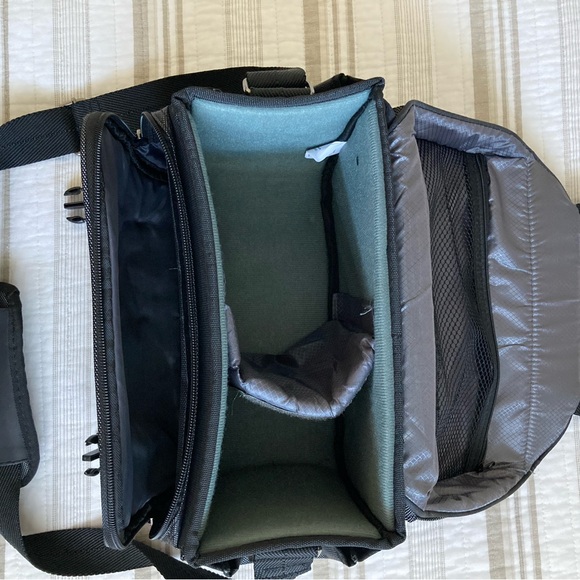 Nikon DSLR Camera Bag (PRE-OWNED) Size:12x8x7 IN. - Picture 5 of 6